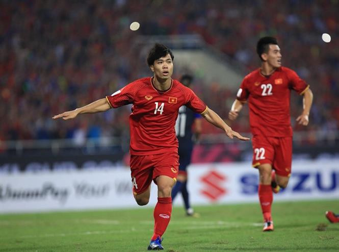 Cong Phuong (número 14) celebra después de marcar el segundo gol para Vietnam a los 87 minutos (Fuente: VNA)
