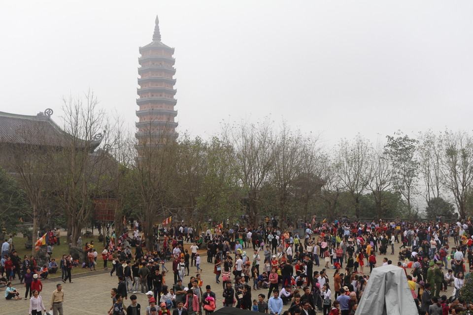 Festival de pagoda de Bai Dinh en la provincia de Ninh Binh atrae a gran número de peregrinos (Fuente: VNA)