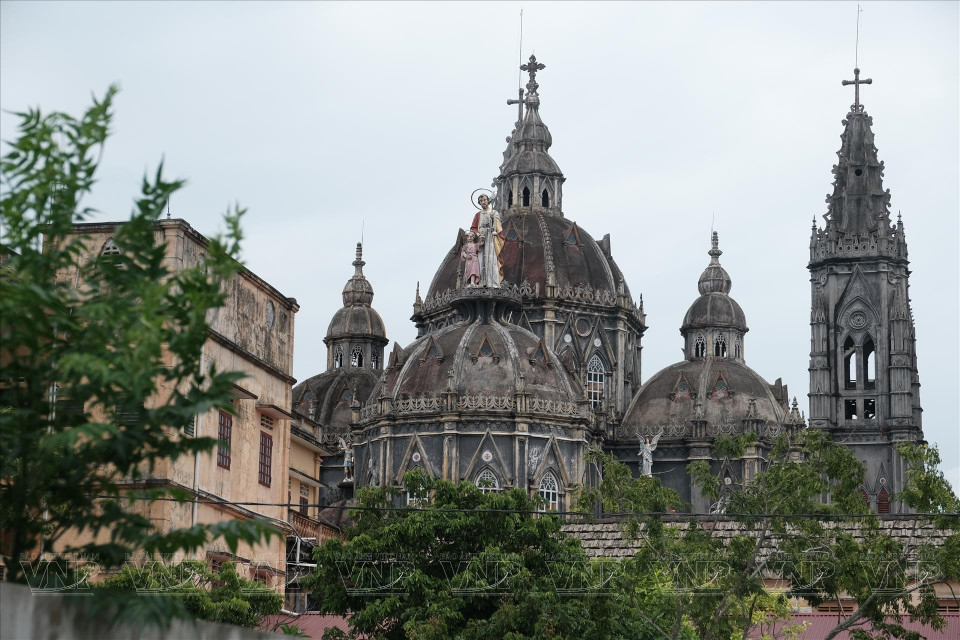 Una esquina de la iglesia de Hung Nghia vista desde el exterior. (Foto: Revista Vietnam)