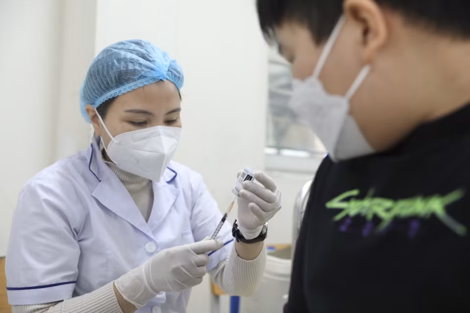 La vacuna aplicada a los escolares es Moderna con dosis de 0,25 mil. Foto: VNA