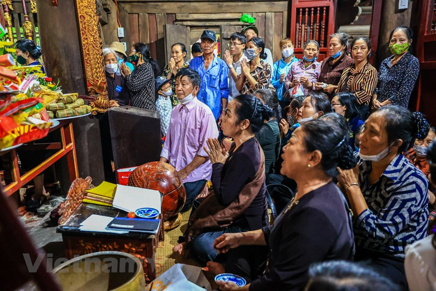 La pagoda Keo (llamada también Than Quang Tu) se encuentra en la comuna de Duy Nhat, en el distrito de Vu Thu, en la provincia de Thai Binh. Consta de dos conjuntos arquitectónicos: uno para honrar a los budas y otro dedicado al santo Duong Khong Lo, reconocido por su aporte a la construcción de esa obra bajo la dinastía Ly. Según la historia, ese fundador nació en 1016 en la aldea de Giao Thuy. A los 29 años de edad, dedicó su vida al budismo. En 1061, edificó la pagoda de Nghiem Quang, primer nombre de la hoy Than Quang Tu. Hasta hoy mantiene conservadas sus obras. (Foto: Vietnamplus) 