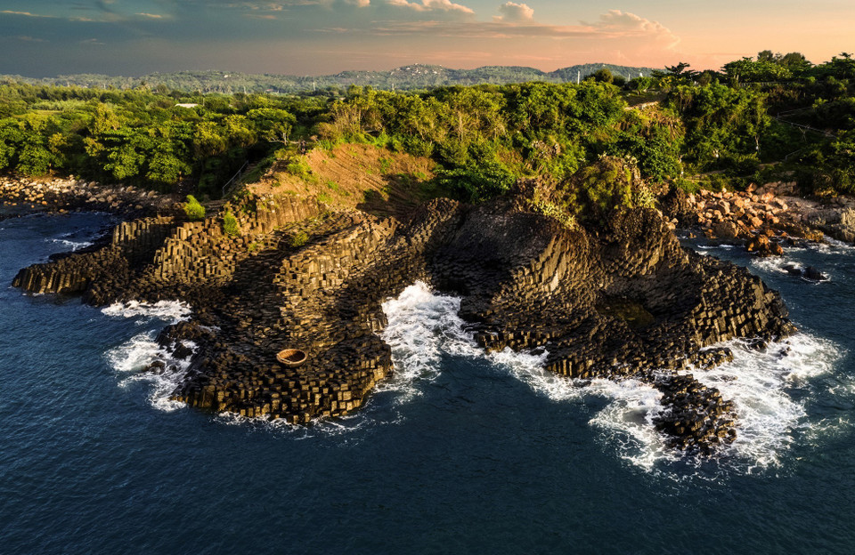 Reliquia nacional especial Ganh da dia (columnas basálticas), distrito de Tuy An. (Foto: VNA)