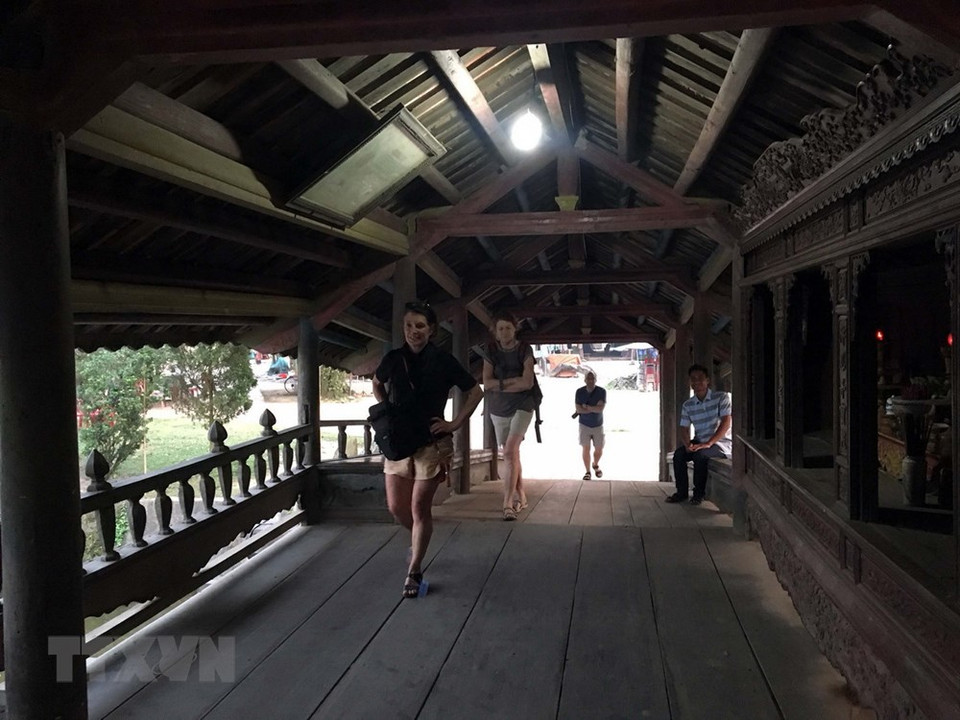 El puente con tejado de tubo de azulejo de Thanh Toan (Fuente:VNA)