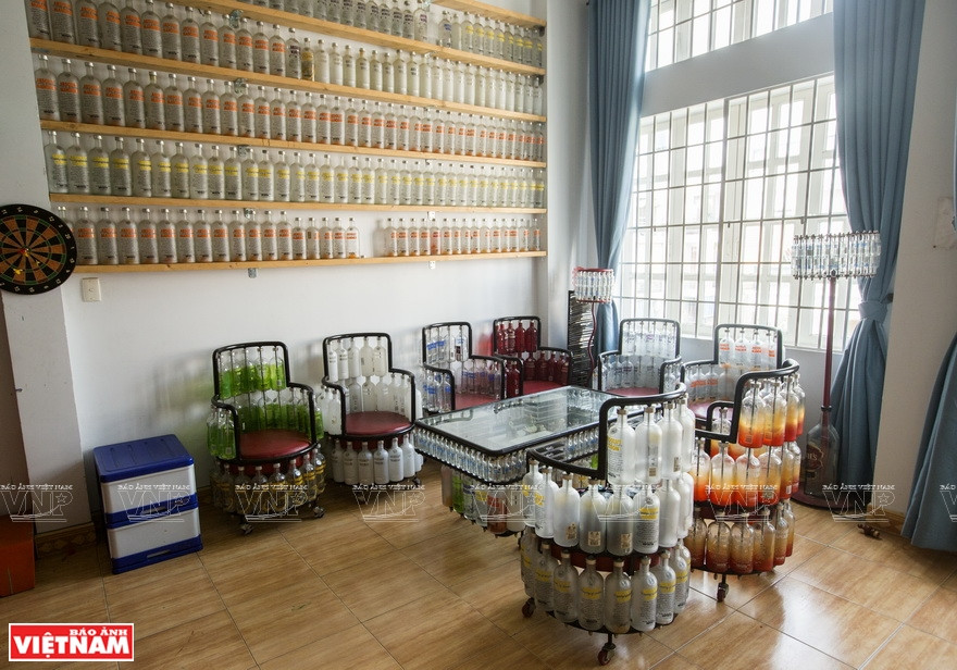 Obras del artista vietnamita Dinh Nguyen Binh (Fuente: VNA)