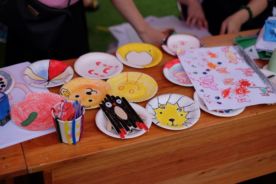 Creaciones de los niños se exponen. (Fuente: VNA)