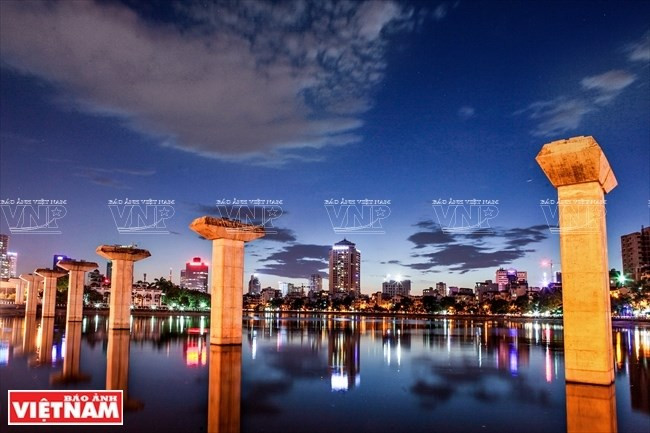 Lago Hoang Cau, donde se contruye un segmento de la línea de tren en el aire. (Fuente: VNA)