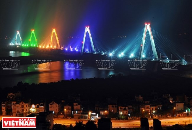 El puente Nhat Tan que cruza en Río Rojo, un símbolo de la amistad Vietnam – Japón. (Fuente: VNA)