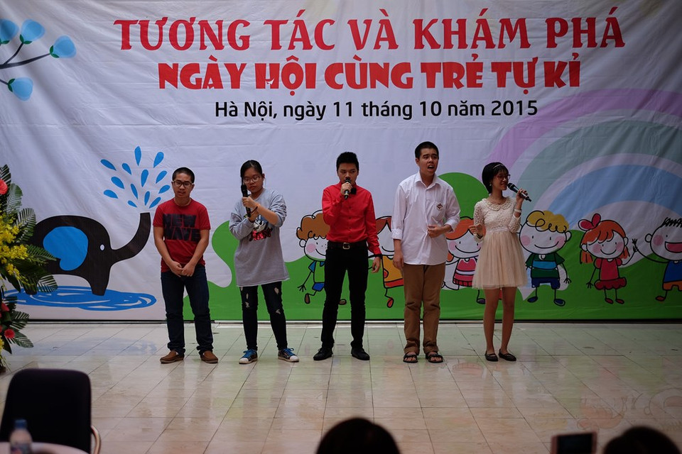 Niños muestran talentos como cantar, bailar,… (Fuente: VNA)