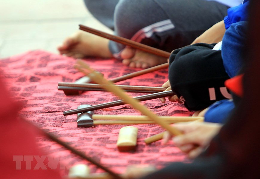 Varios tipos de instrumentos de percusión típicos de Vietnam generan ritmos únicos de las canciones de Ca Tru (Fuente: VNA)