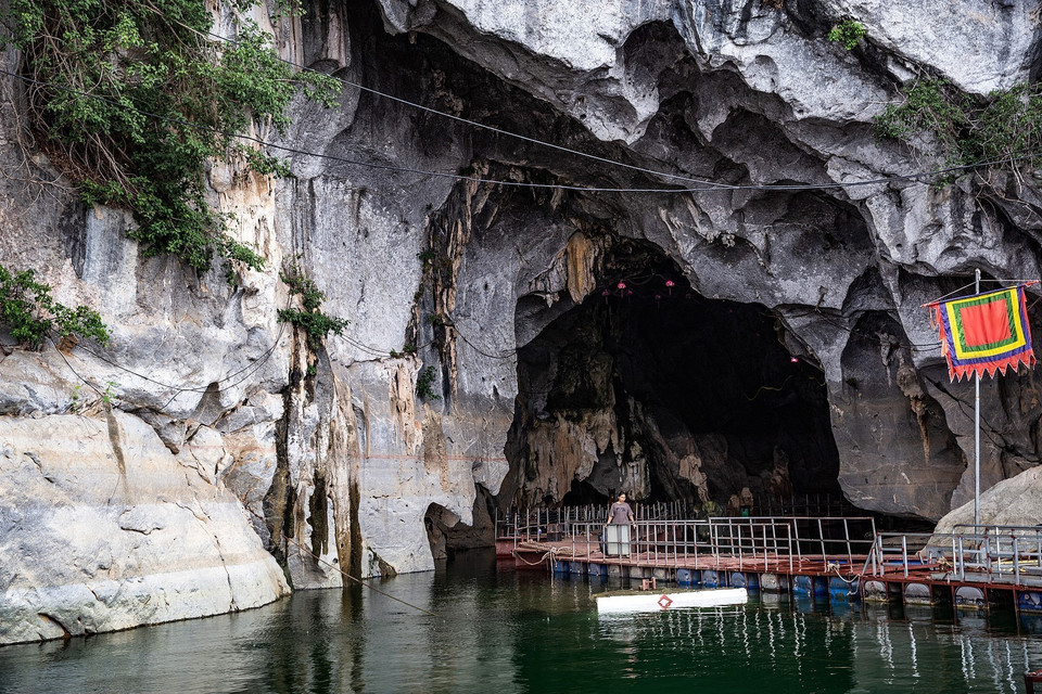 Entrada a la cueva de Thac Bo. (Foto: VNA)