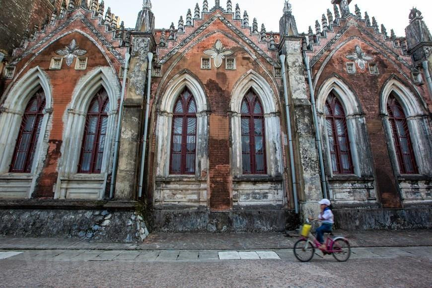 En 2010, la Santa Sede con la Orden de la Congregación de Culto Divino elevó a la Iglesia So Kien a la cuarta basílica en Vietnam. (Foto: VNA)