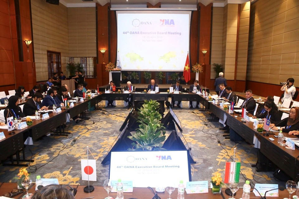 Después de la sesión de apertura, los delegados inician la 44 Reunión de Comité Ejecutivo de la Organización de las Agencias de Noticias de Asia-Pacífico (OANA). (Fuente: VNA) 