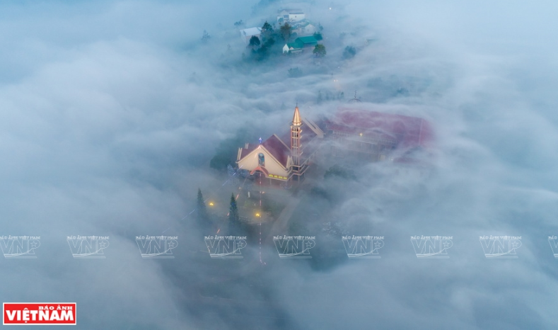 Entre nubes en Thanh Xa (Fuente: VNA)