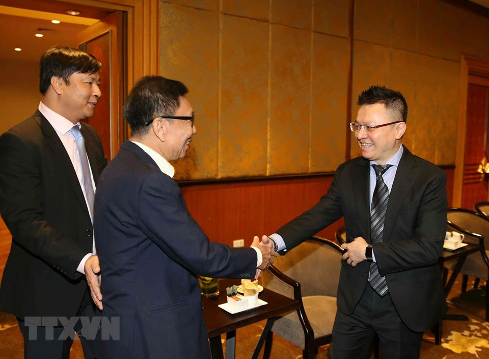 Vicedirector general de la VNA, Le Quoc Minh, da la bienvenida a los delegados extranjeros. (Foto: VNA)