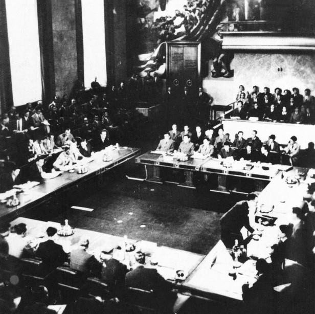 Iniciada el 8 de mayo de 1954, la Conferencia de Ginebra incluye 31 sesiones. Tras 75 jornadas de trabajo, se firmó el Acuerdo de Ginebra, un documento importante para recuperar la independencia y la integridad territorial de Vietnam y otros países indochinos. 