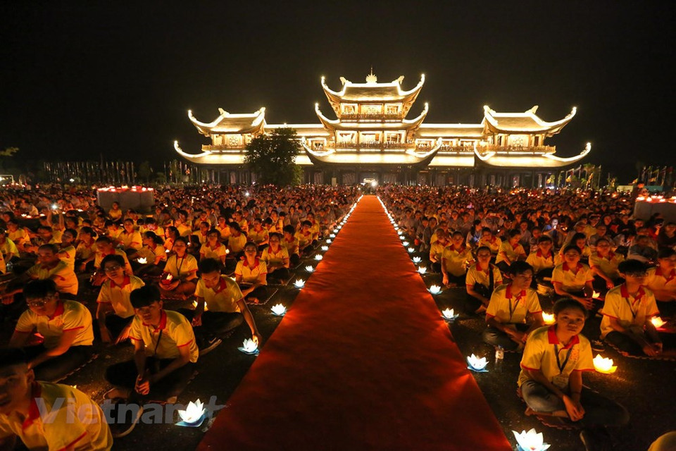 En su intervención en la velada, el vicepremier y canciller anfitrión, Pham Binh Minh, trasladó el mensaje de amistad y solidaridad a los monjes y budistas de Vietnam y del mundo. (Fuente: VNA)