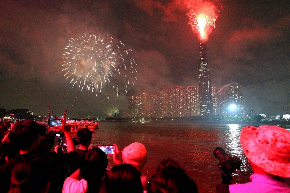 Fuegos artificiales en Ciudad Ho Chi Minh en la noche de 2 de septiembre (Fuente: VNA)