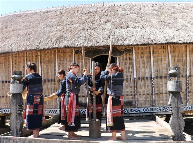 Gia Lai también promueve las clases de gongs entre los jóvenes. (Foto: VNA)