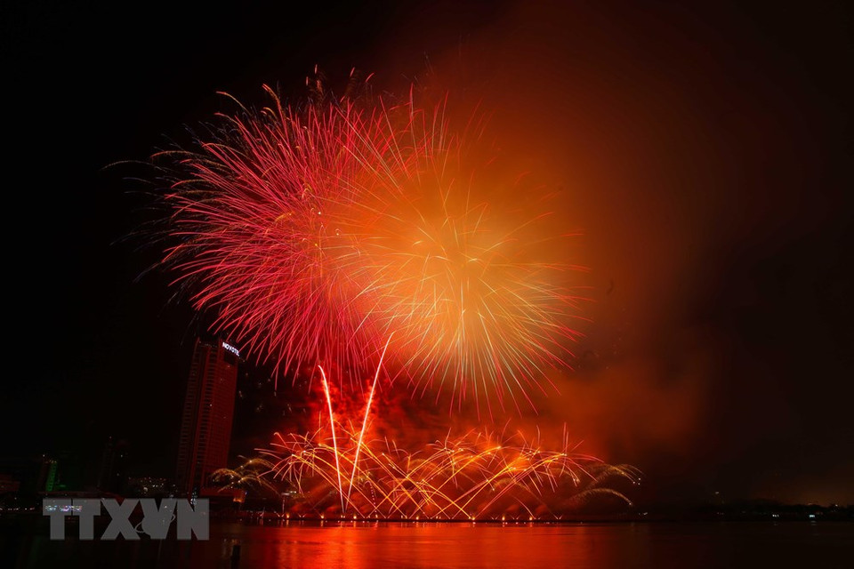 Fuegos artificiales del equipo de Vietnam. (Foto: VNA)