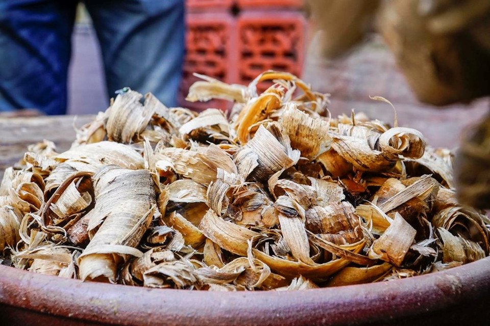 El oficio de elaboración del papel Do en Vietnam tiene una larga tradición y respondía a diferentes demandas de la sociedad antigua vietnamita, especialmente de la escritura de caracteres chinos, impresión de pinturas folclóricas, entre otros. (Fuente: VNA)