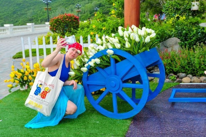 Disfrutan los visitantes de la belleza de la exposición. Fuente: VietnamPlus