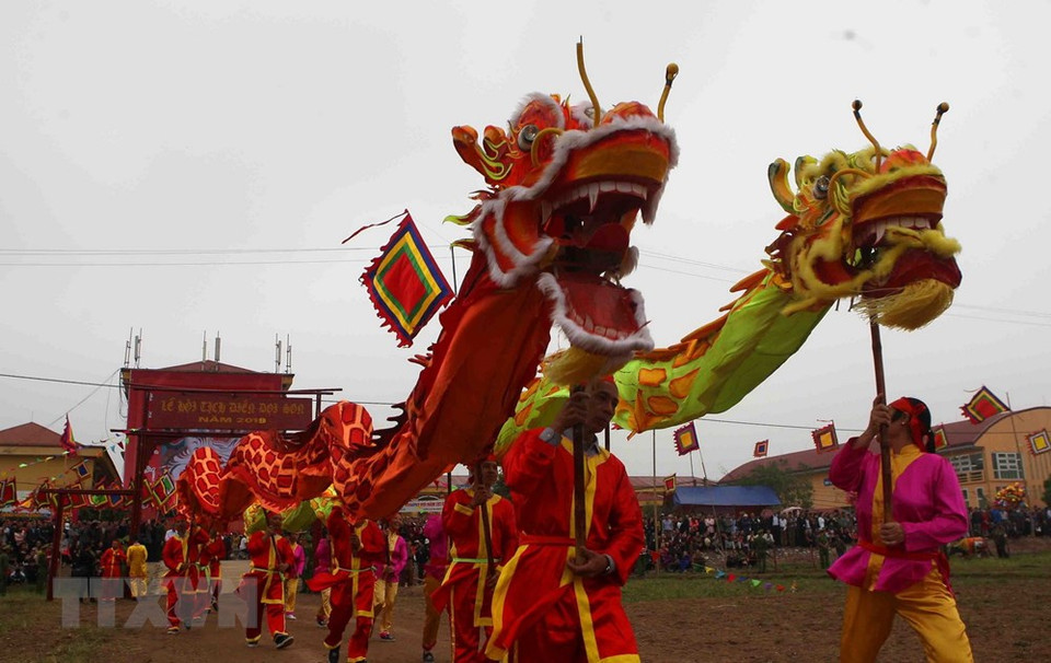 Danzas de dragón en el Festival Tich Dien. (Fuente: VNA)
