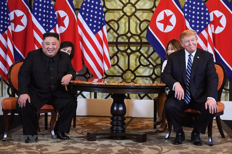 La segunda Cumbre entre Estados Unidos y Corea del Norte comienza a las 9 de la mañana del 28 de febrero de 2019 en una reunión privada de 45 minutos entre el presidente estadounidense, Donald Trump y el presidente norcoreano, Kim Jong-un. (Foto: AFP / VNA)