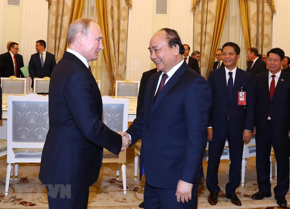 Premier vietnamita Nguyen Xuan Phuc se reúne con el presidente ruso Vladimir Putin. (Fuente: VNA)