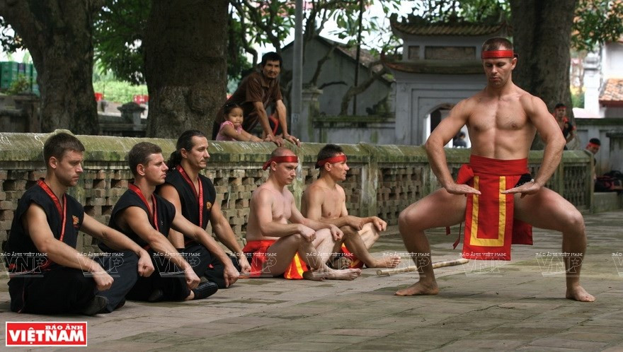 Los estudiantes rusos practican Nhat Nam, una escuela de artes marciales vietnamitas. (Foto: VNA)
