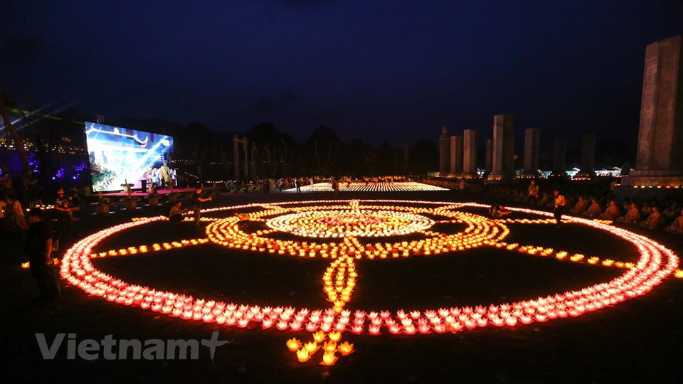 Numerosos bonzos de la Sangha Budista de Vietnam asistieron a la ceremonia. (Fuente: VNA)