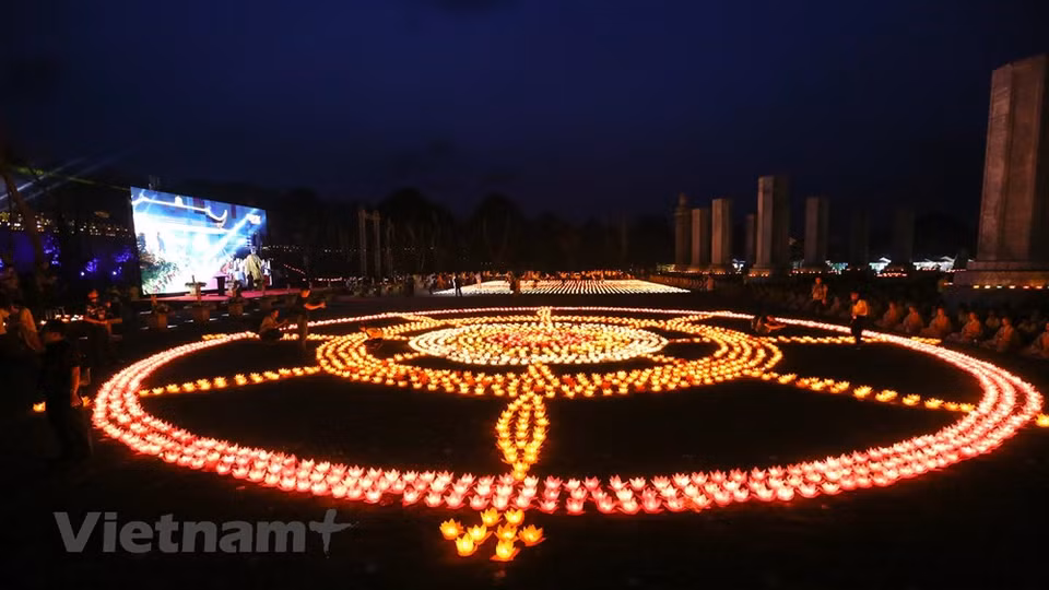 Numerosos bonzos de la Sangha Budista de Vietnam asistieron a la ceremonia. (Fuente: VNA)
