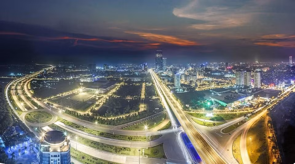 Intersección del bulevar Thang Long-Pham Hung-Nguyen Chi Thanh, una de las obras clave de tráfico de Hanoi. (Foto: Trong Dat / VNA)