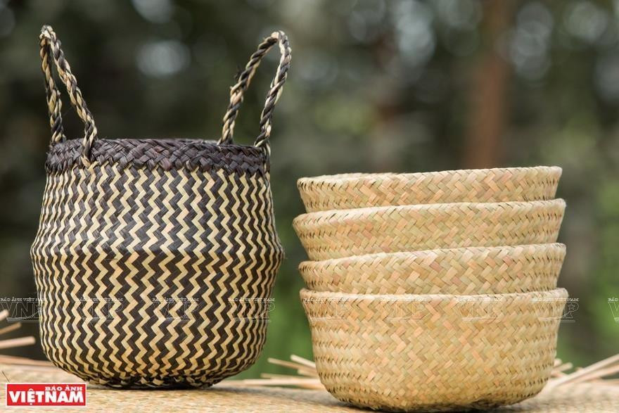 Los productos artesanales de juncia gris han exportado a Japón, China y países europeos. (Foto: VNA)