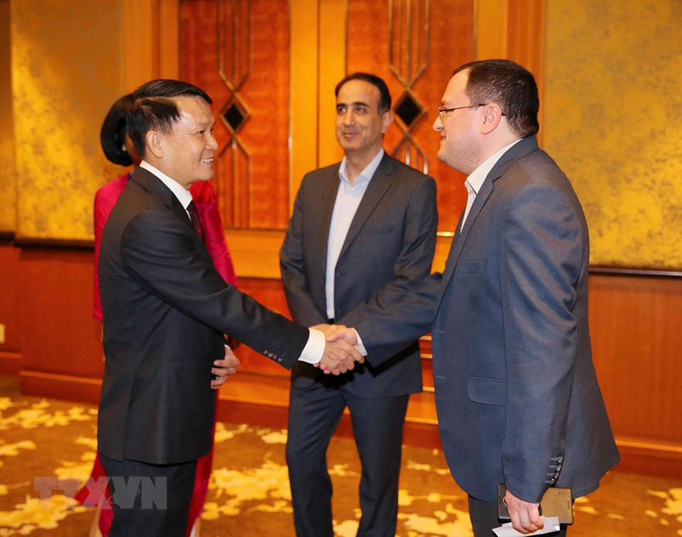 Director general de la VNA, Nguyen Duc Loi, da la bienvenida a los delegados extranjeros. (Foto: VNA)