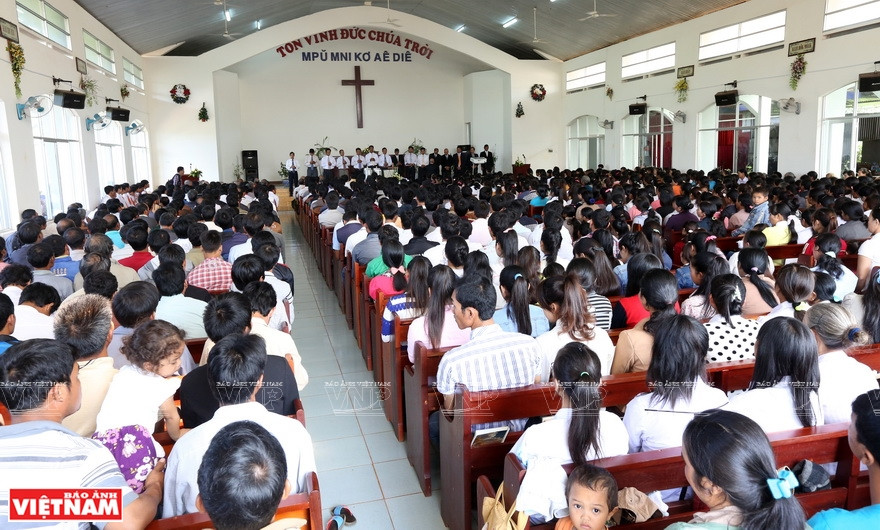 Una misa en la iglesia Ea Tul, en altiplanicie occidental. (Fuente: VNA)