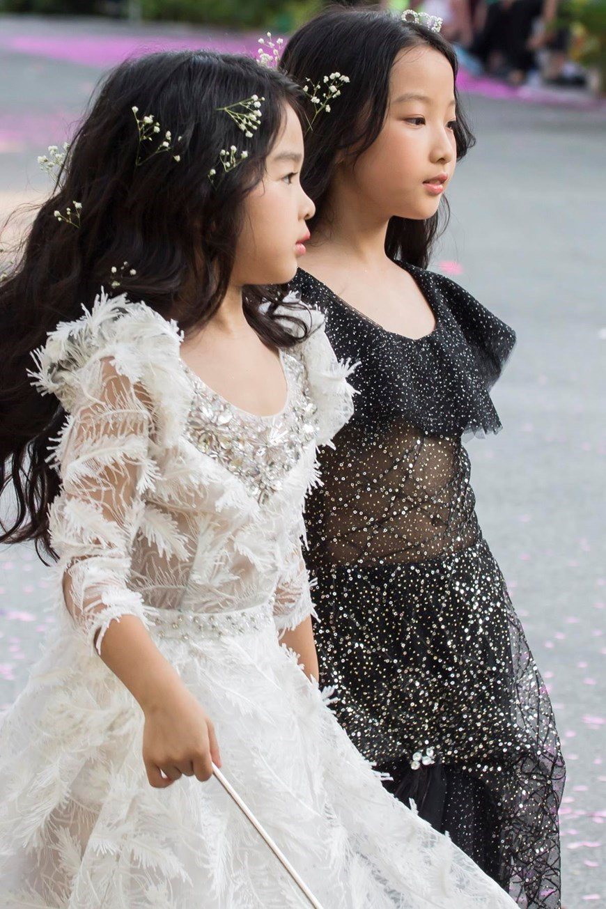 Los colores pastel como rosado, así como amarillo y verde son los tonos principales de la colección. (Foto: VNA)