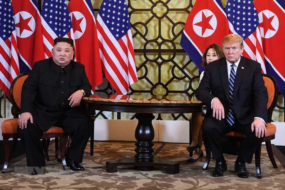 La segunda Cumbre entre Estados Unidos y Corea del Norte comienza a las 9 de la mañana del 28 de febrero de 2019 en una reunión privada de 45 minutos entre el presidente estadounidense, Donald Trump y el presidente norcoreano, Kim Jong-un. (Foto: AFP / VNA)