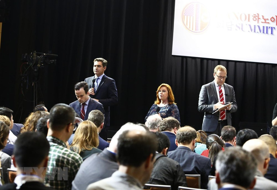 Reporteros asisten a la rueda de prensa. (Foto: VNA)