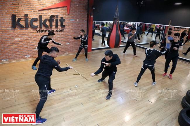 Arnis atrae a participantes de diferentes edades. (Fuente: VNA)