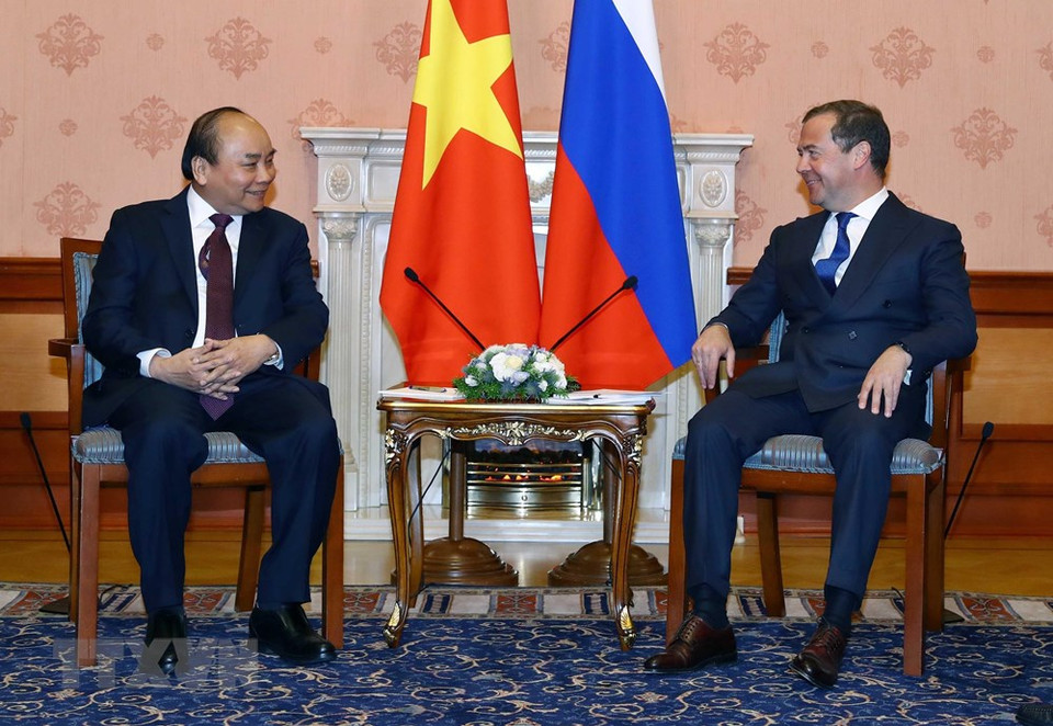 Recibe primer ministro ruso Dmitri Medvedev a su par visitante vietnamita, Nguyen Xuan Phuc. (Fuente: VNA)