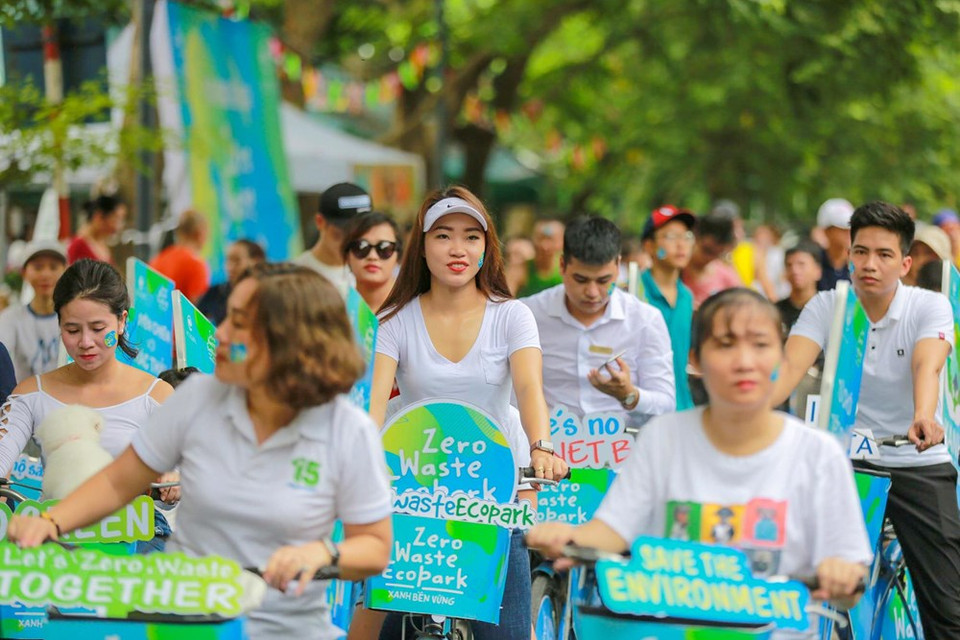 Cada residente de Ecopark asumirá a la reciclaje de los materiales plásticos. (Foto: VNA)
