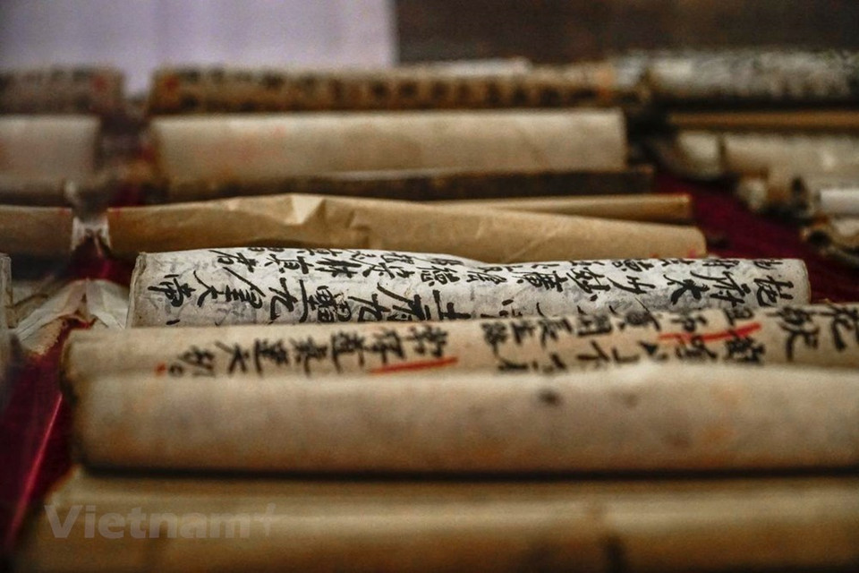 Las famosas pinturas tradicionales Dong Ho de Vietnam se pintan sobre el papel Do. (Fuente: VNA)