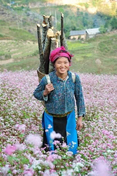 Sonrisa de la mujer de la etnia Mong. (Foto: VNA)