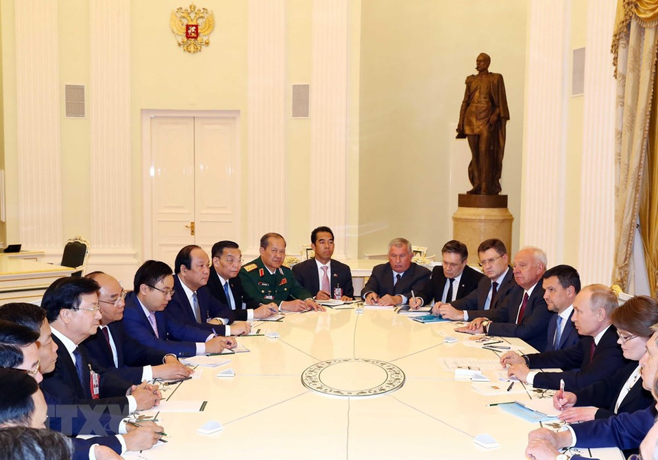 Premier vietnamita Nguyen Xuan Phuc se reúne con el presidente ruso Vladimir Putin. (Fuente: VNA)