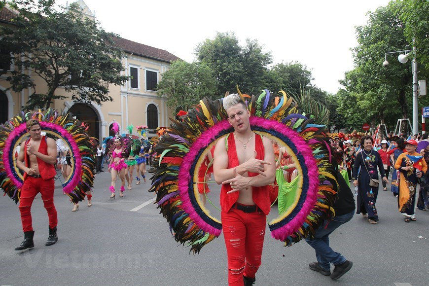 Artistas extranjeros también participan en este carnaval callejero. (Fuente: VNA)