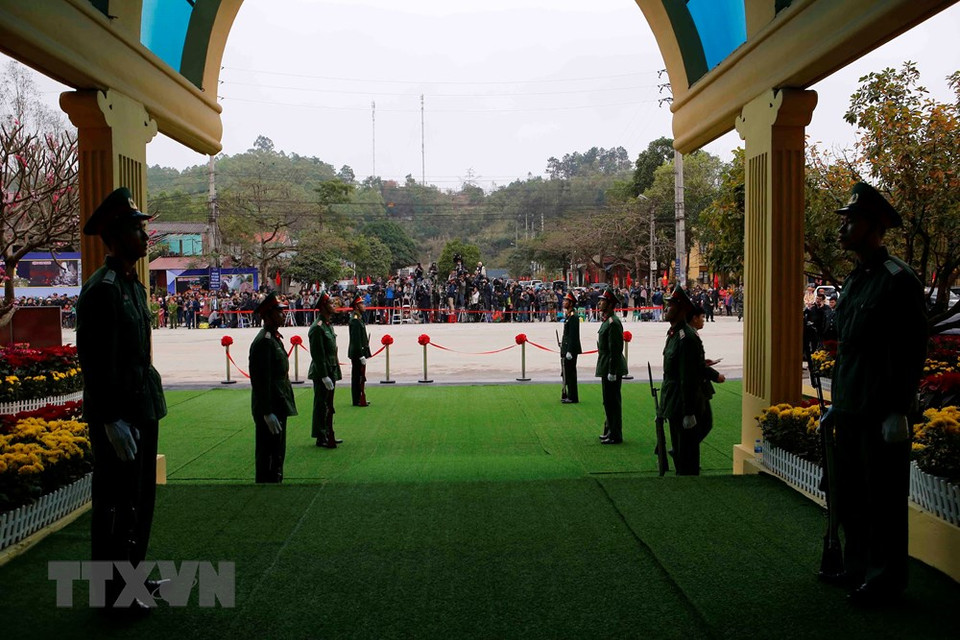 Las fuerzas policíacas aseguran la seguridad de la delegación norcoreana. (Foto: VNA)