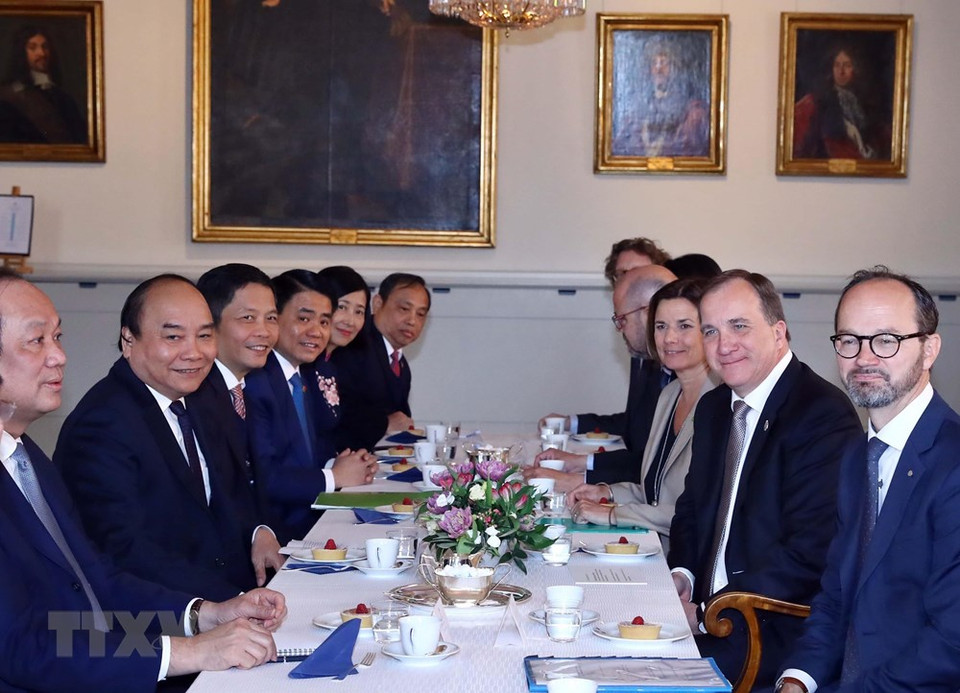 Conversación oficial entre delegaciones de alto nivel de Vietnam y Suecia. (Foto: VNA)