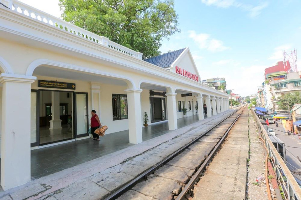 La estación Long Bien es el punto de partida de los trenes de Hanoi a Hai Phong, Thai Nguyen, Lao Cai y Dong Dang (Lang Son). (Foto: VNA)