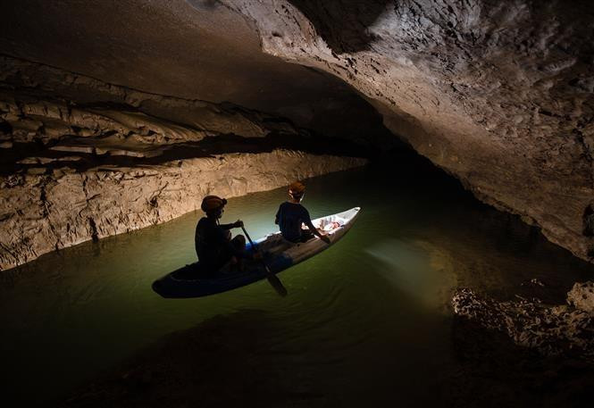 Thien Duong es solo una de las misteriosas e incontables cuevas en Phong Nha-Ke Bang, en particular, y en Quang Binh, en general. (Foto: VNA) 