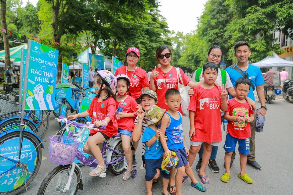 Los niños asumieron también en la campaña. (Foto: VNA)